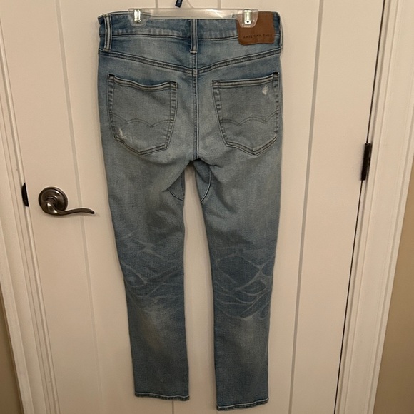 American Eagle Outfitters Light Blue Distressed Jeans - Picture 6 of 13